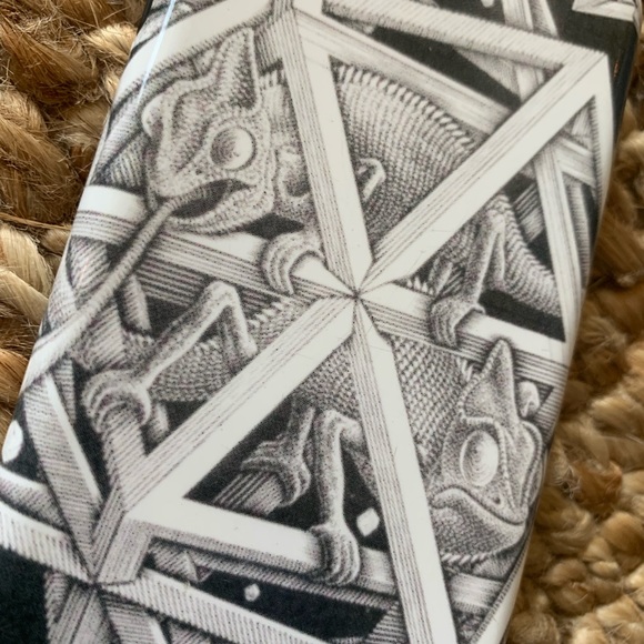 🔴 Escher chameleon iPhone 6s case - Picture 2 of 4